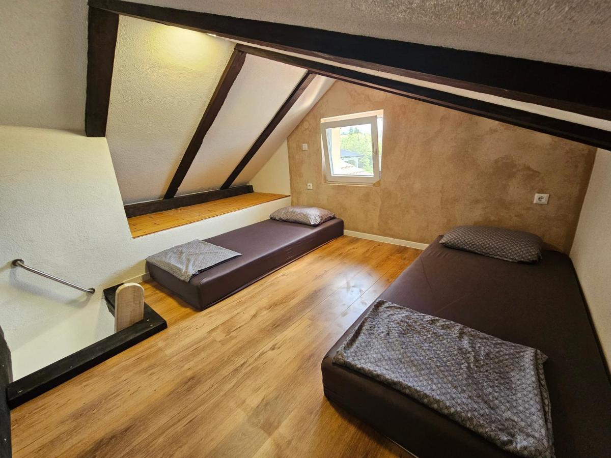 אוברובץ Villa Punta Blava - Beach Front, Ideal For Family Vacation With Kids, Large Terraces With Sea View, Internet, Netflix, No Pets Allowed מראה חיצוני תמונה