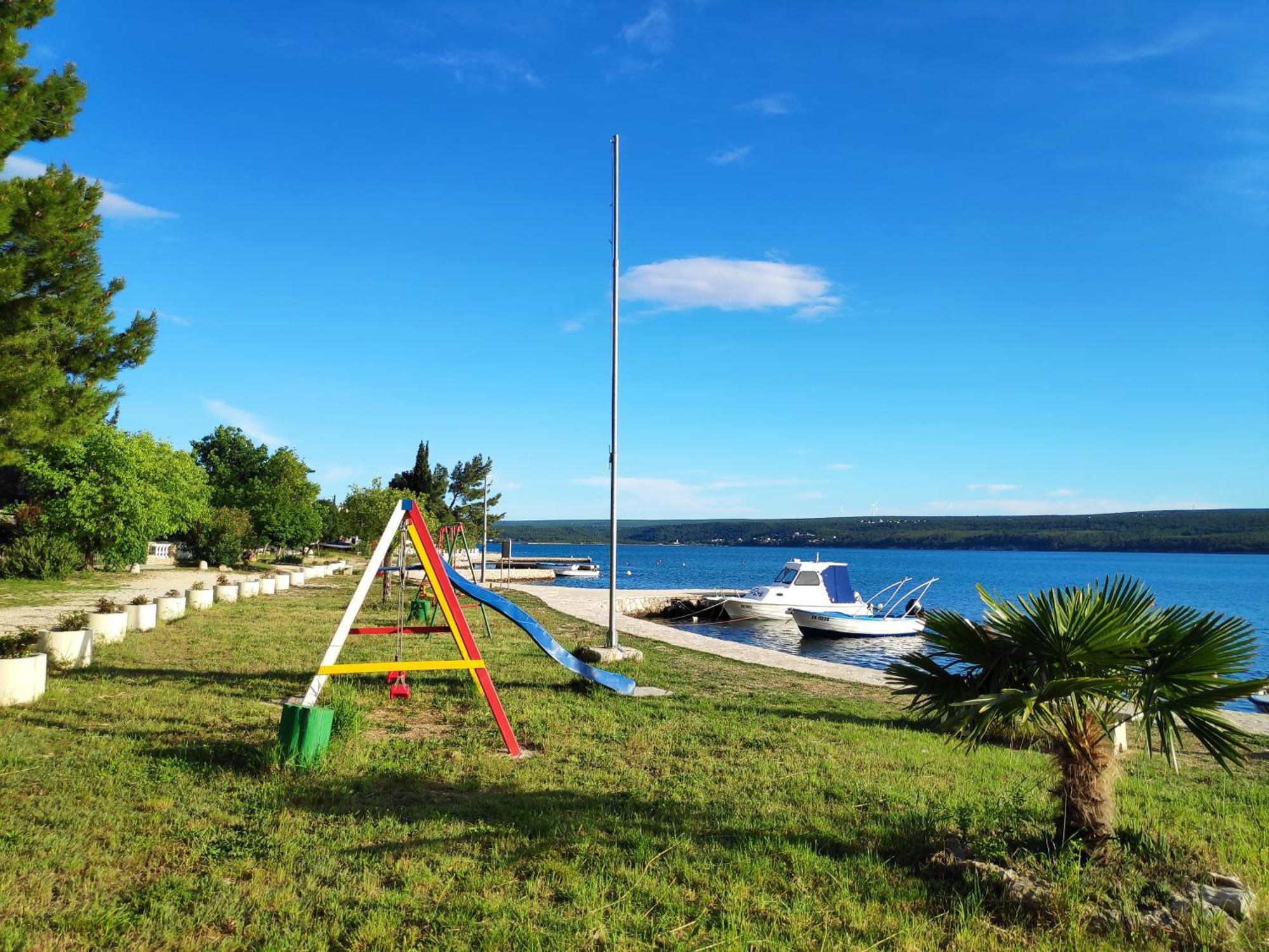 אוברובץ Villa Punta Blava - Beach Front, Ideal For Family Vacation With Kids, Large Terraces With Sea View, Internet, Netflix, No Pets Allowed מראה חיצוני תמונה