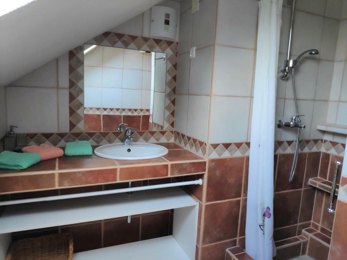 אוברובץ Villa Punta Blava - Beach Front, Ideal For Family Vacation With Kids, Large Terraces With Sea View, Internet, Netflix, No Pets Allowed מראה חיצוני תמונה