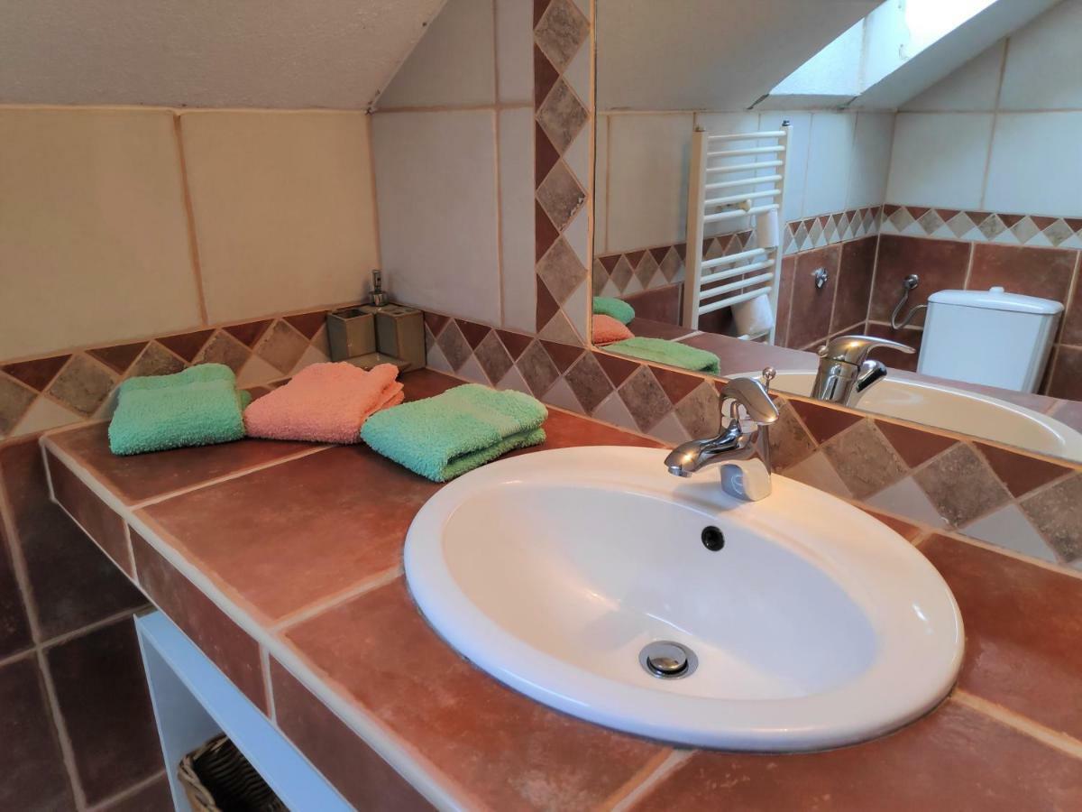 אוברובץ Villa Punta Blava - Beach Front, Ideal For Family Vacation With Kids, Large Terraces With Sea View, Internet, Netflix, No Pets Allowed מראה חיצוני תמונה