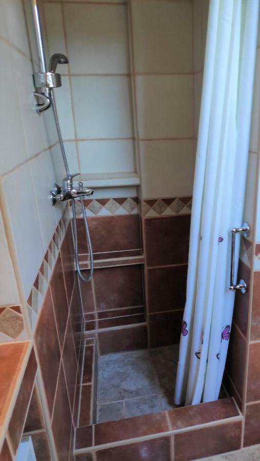 אוברובץ Villa Punta Blava - Beach Front, Ideal For Family Vacation With Kids, Large Terraces With Sea View, Internet, Netflix, No Pets Allowed מראה חיצוני תמונה