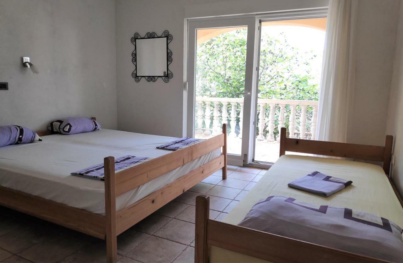 אוברובץ Villa Punta Blava - Beach Front, Ideal For Family Vacation With Kids, Large Terraces With Sea View, Internet, Netflix, No Pets Allowed מראה חיצוני תמונה