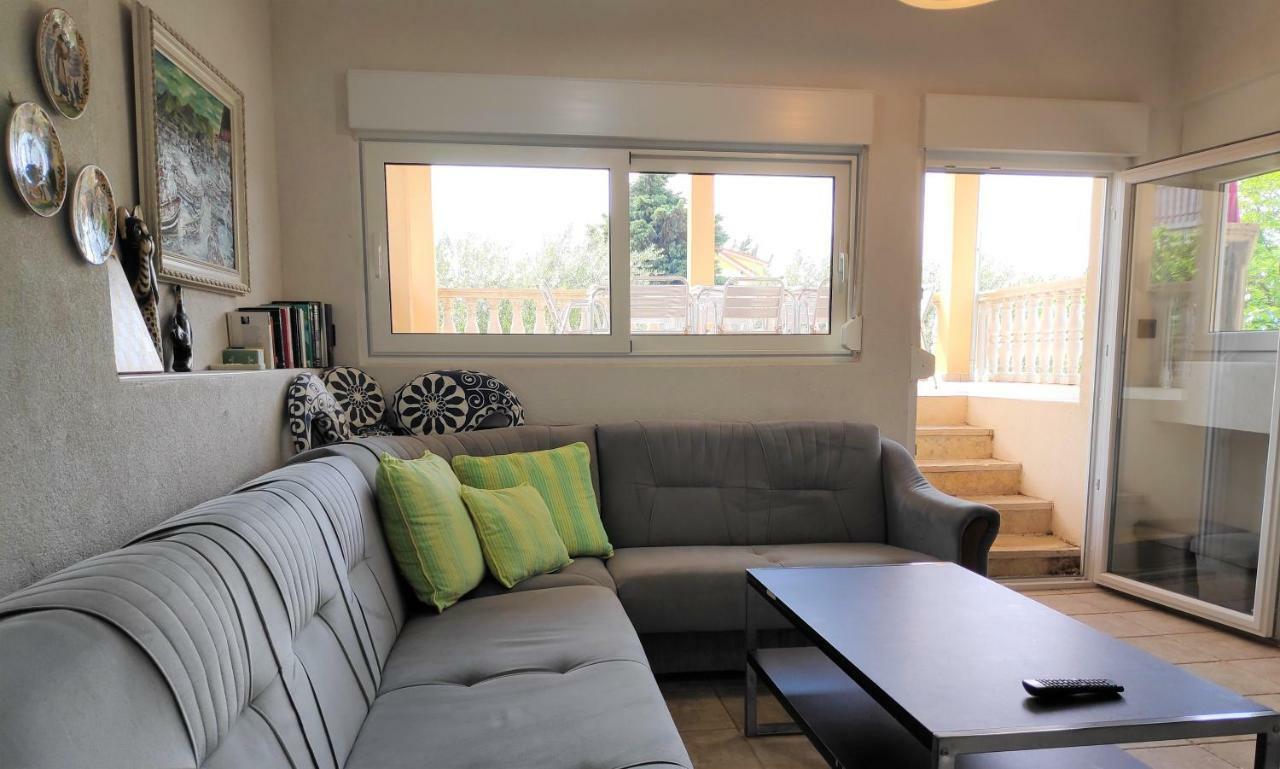 אוברובץ Villa Punta Blava - Beach Front, Ideal For Family Vacation With Kids, Large Terraces With Sea View, Internet, Netflix, No Pets Allowed מראה חיצוני תמונה