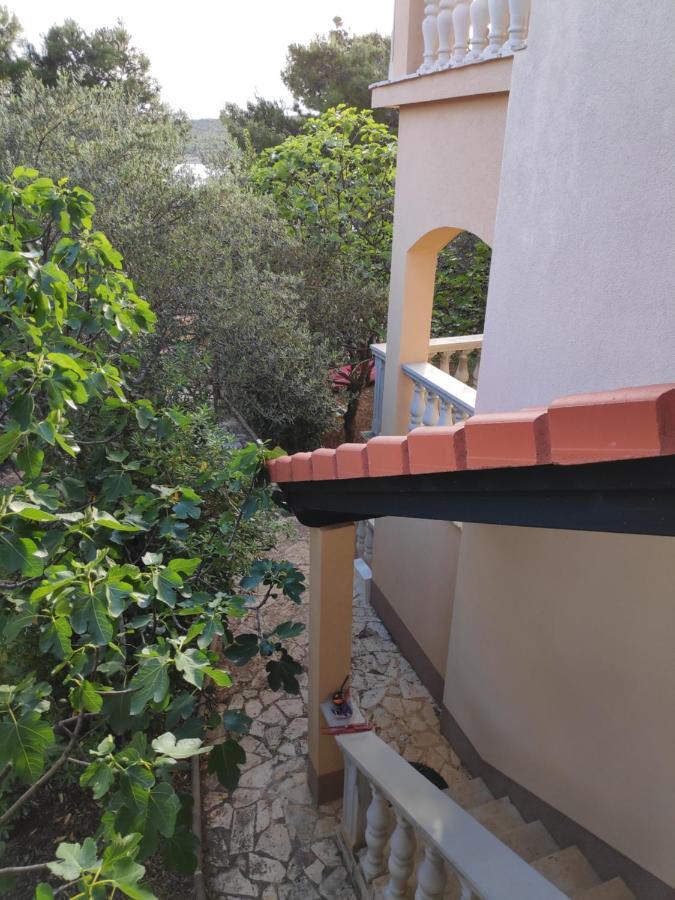 אוברובץ Villa Punta Blava - Beach Front, Ideal For Family Vacation With Kids, Large Terraces With Sea View, Internet, Netflix, No Pets Allowed מראה חיצוני תמונה
